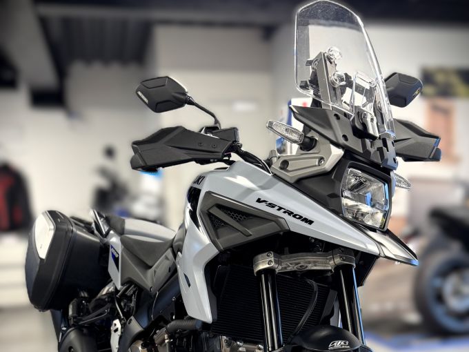 SUZUKI V-STROM 1050SE 4