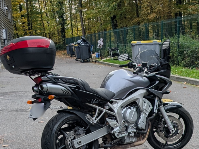 YAMAHA FZ6 600 FAZER 4