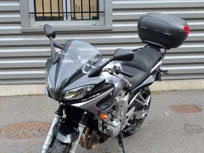 YAMAHA FZ6 600 FAZER 4