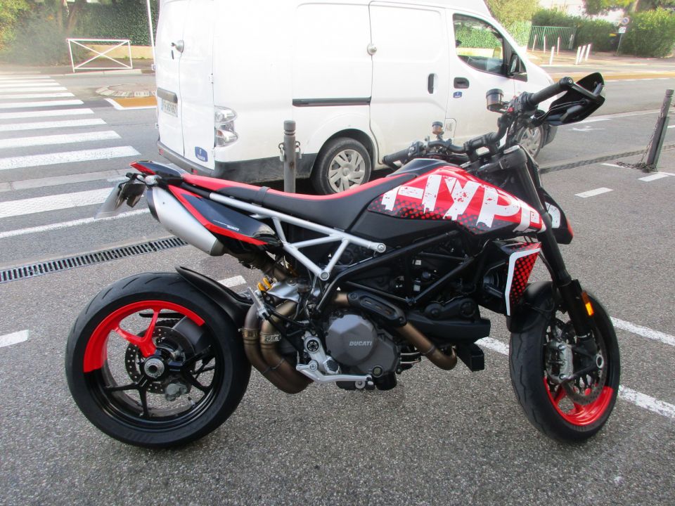 DUCATI HYPERMOTARD 4