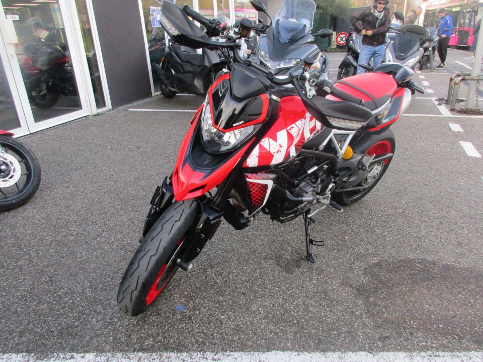 DUCATI HYPERMOTARD 4