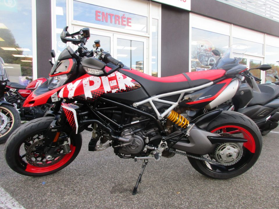 DUCATI HYPERMOTARD 4