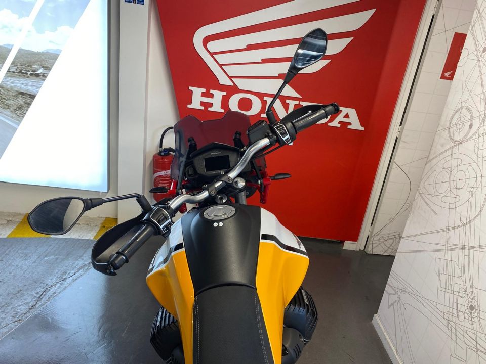 MOTO GUZZI V85 TT 850 4