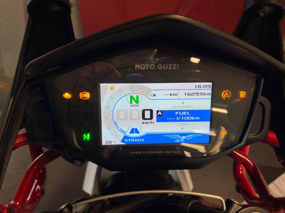 MOTO GUZZI V85 TT 850 4