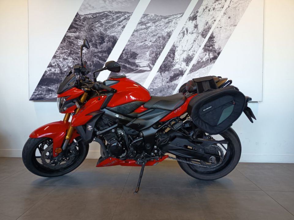 SUZUKI GSX-S 750 4