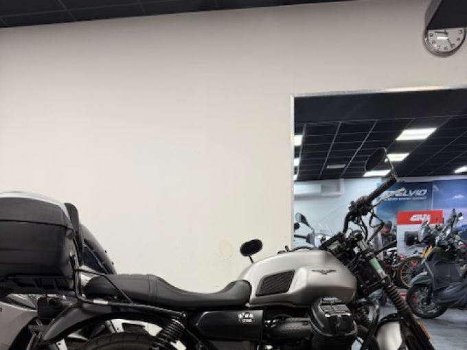 MOTO GUZZI V7 4