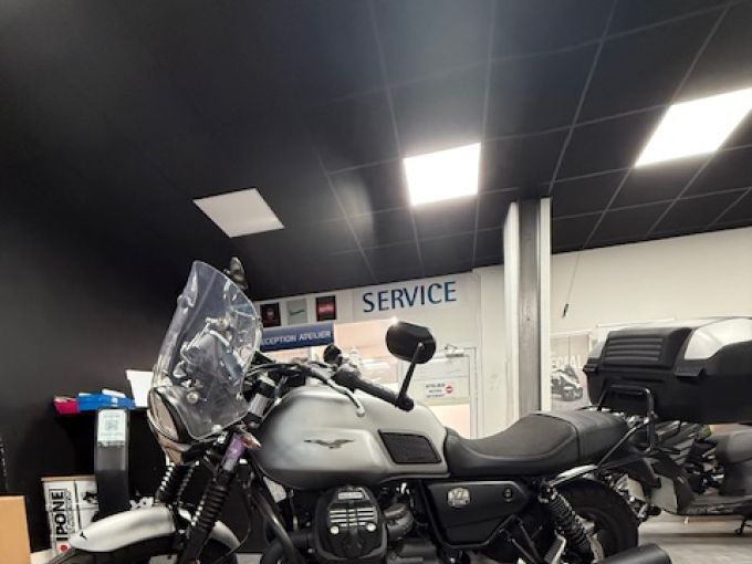MOTO GUZZI V7 4