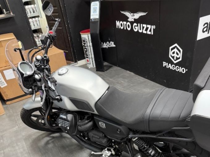 MOTO GUZZI V7 4