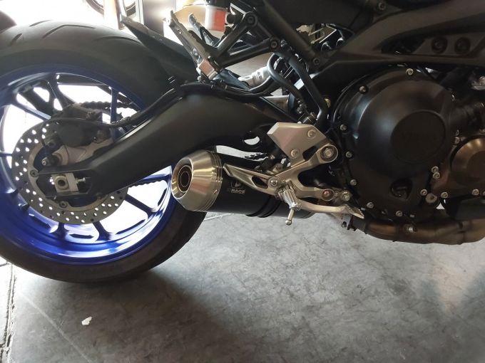 YAMAHA MT-09 4