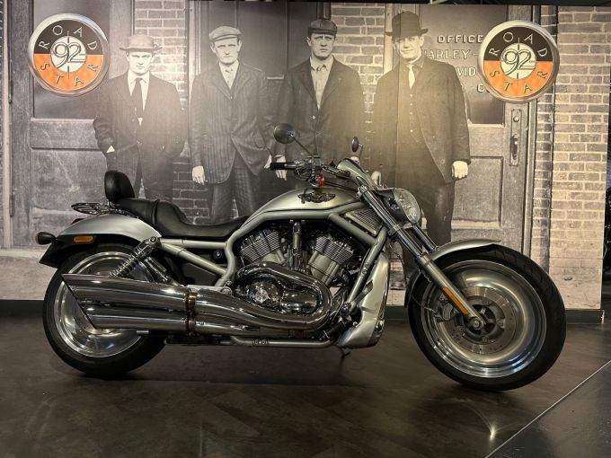 HARLEY-DAVIDSON V-ROD 1131 100th ANNIVERSARY 4