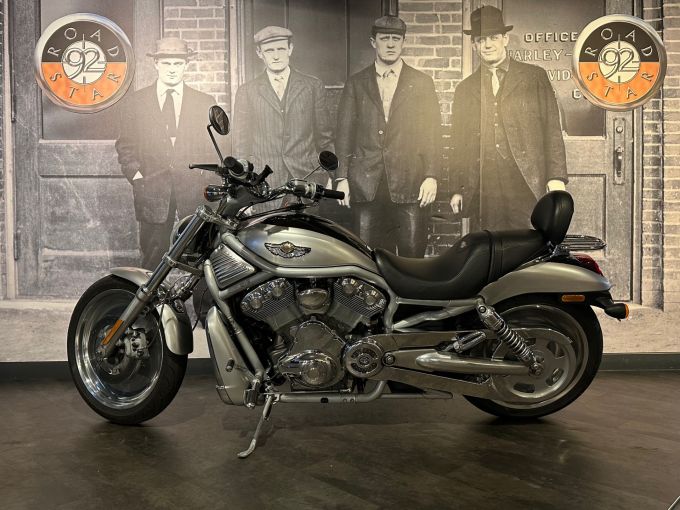 HARLEY-DAVIDSON V-ROD 1131 100th ANNIVERSARY 4