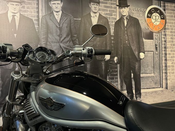 HARLEY-DAVIDSON V-ROD 1131 100th ANNIVERSARY 4