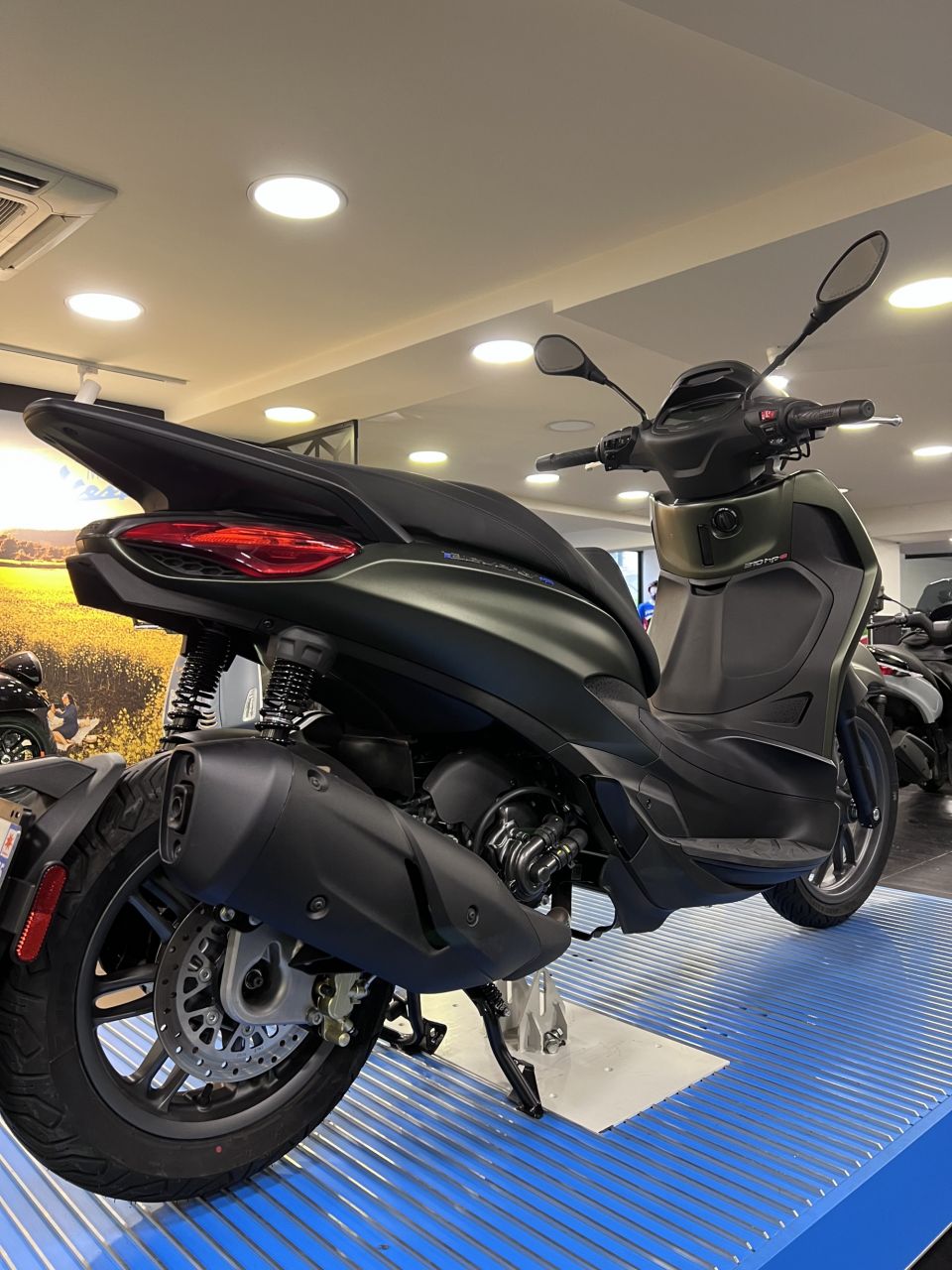 PIAGGIO BEVERLY 310 HPE E5+ 4