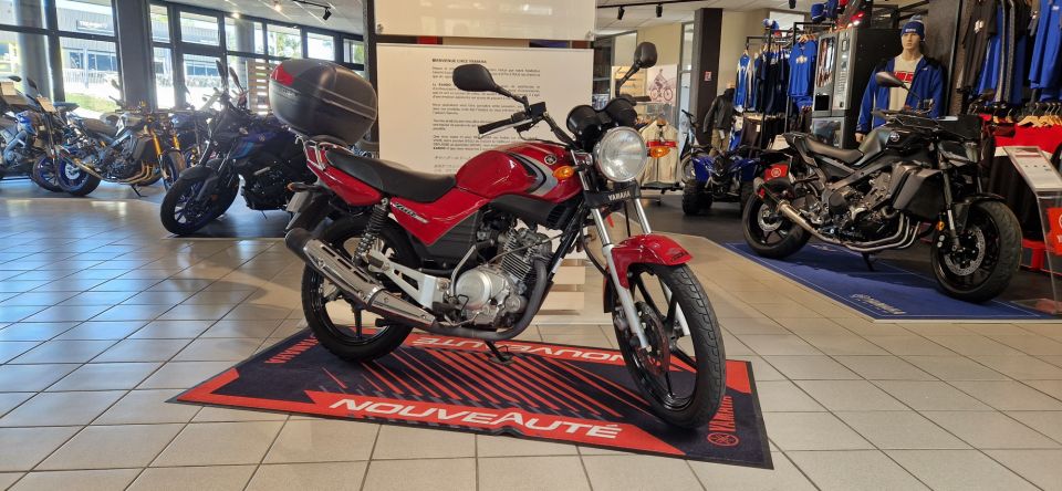 YAMAHA YBR 125 4