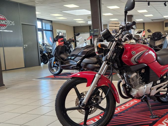 YAMAHA YBR 125 4