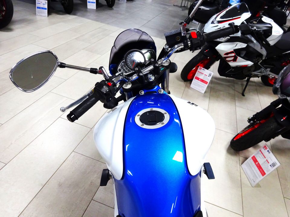 SUZUKI GLADIUS 650 4