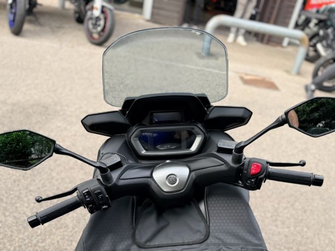 YAMAHA XMAX 125 TECH MAX 4