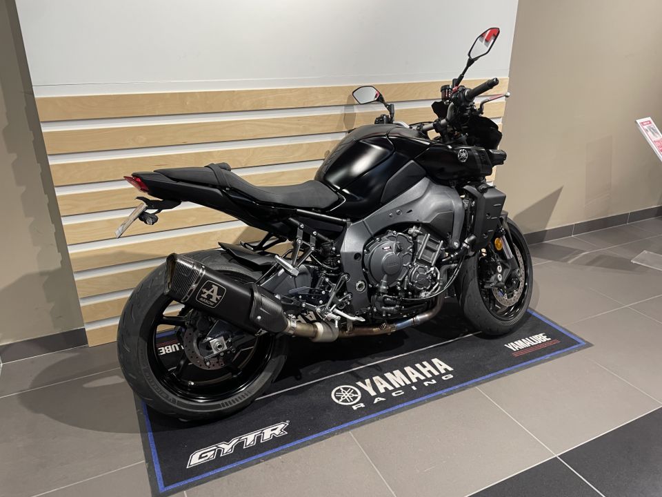 YAMAHA MT-10 4