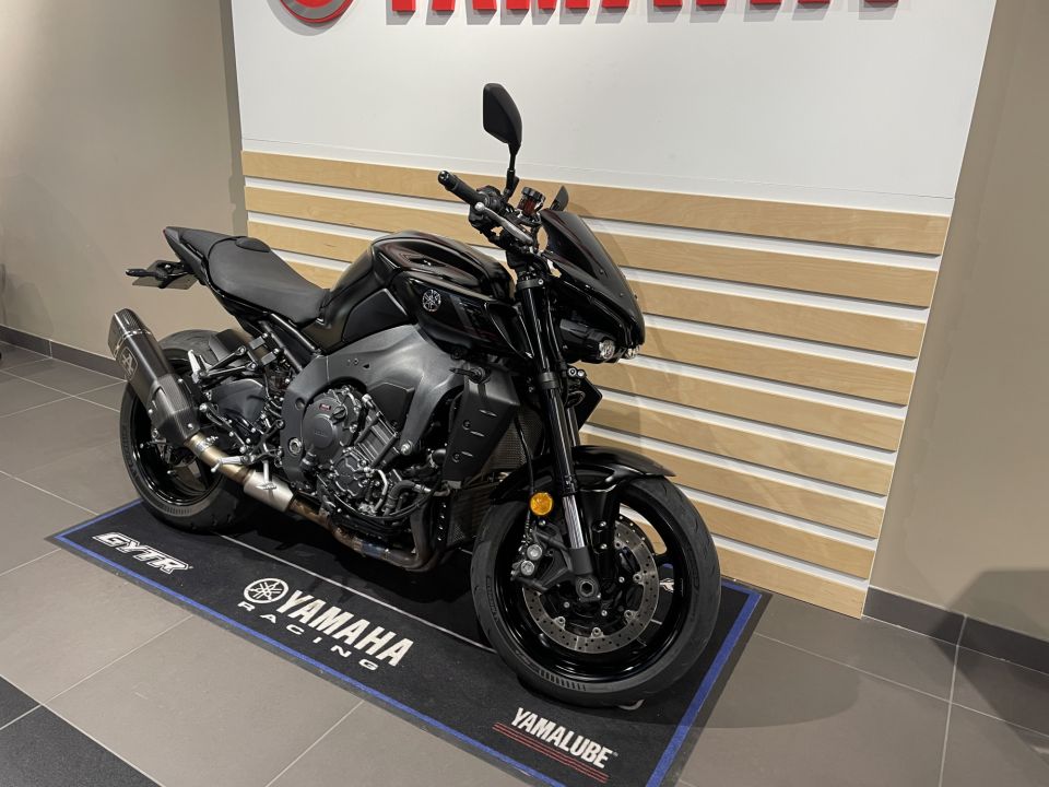 YAMAHA MT-10 4