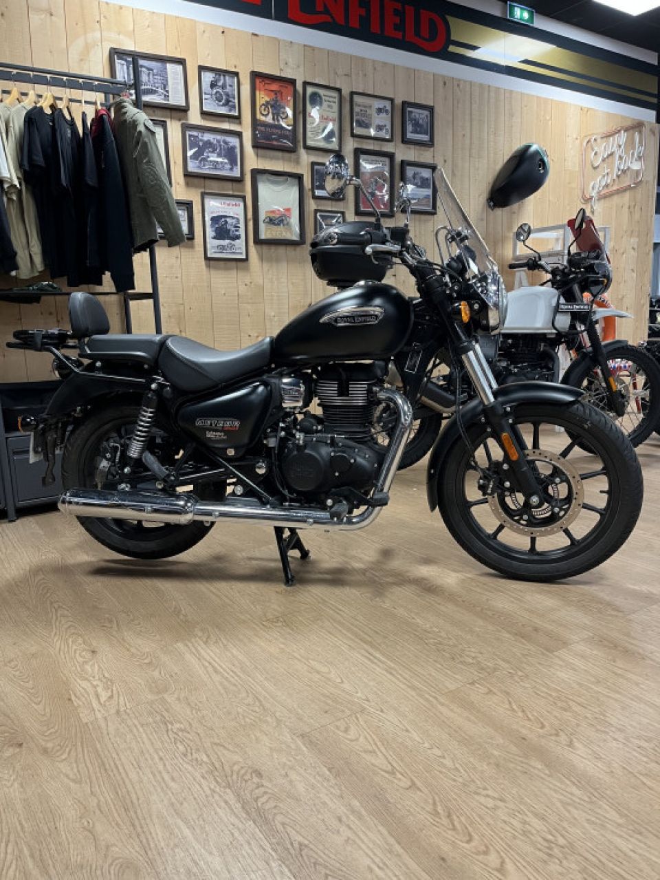 ROYAL ENFIELD METEOR 350 4