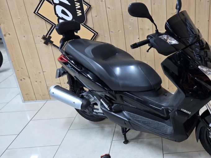 YAMAHA XMAX 125 4