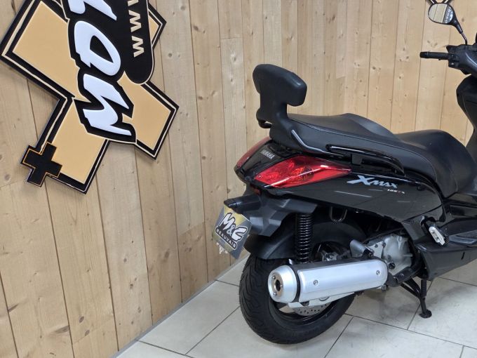 YAMAHA XMAX 125 4
