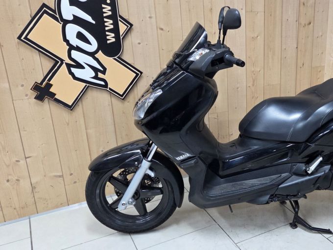 YAMAHA XMAX 125 4