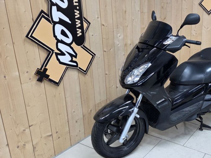 YAMAHA XMAX 125 4