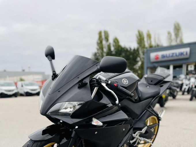 YAMAHA YZF-R 125 4