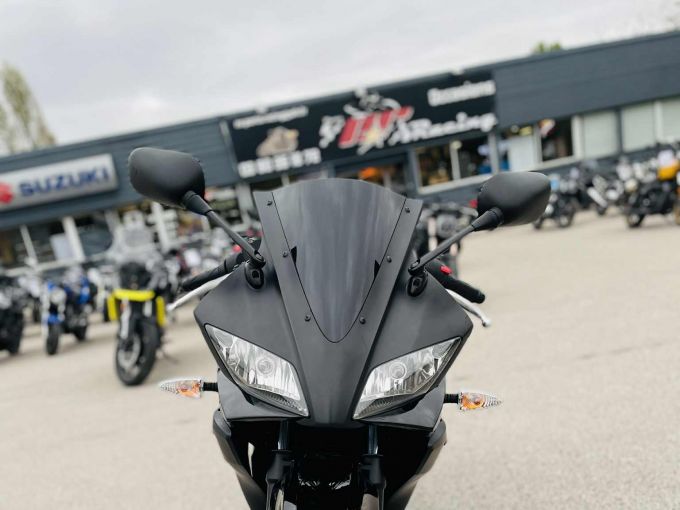 YAMAHA YZF-R 125 4
