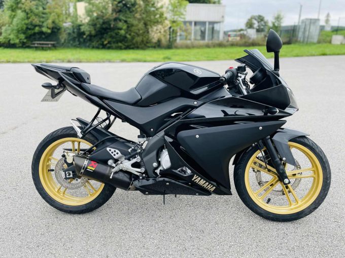 YAMAHA YZF-R 125 4