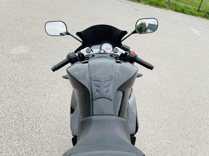 YAMAHA YZF-R 125 4