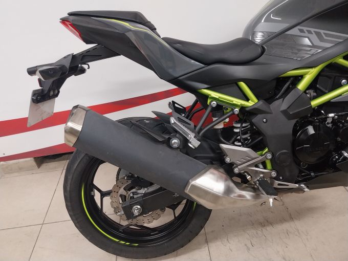 KAWASAKI Z 4
