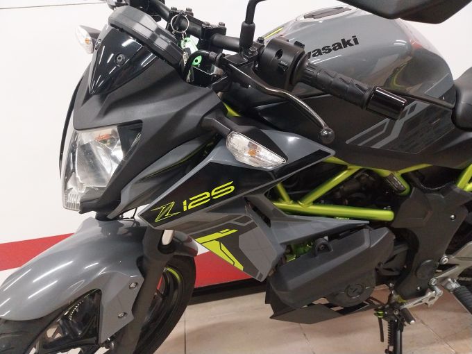 KAWASAKI Z 4