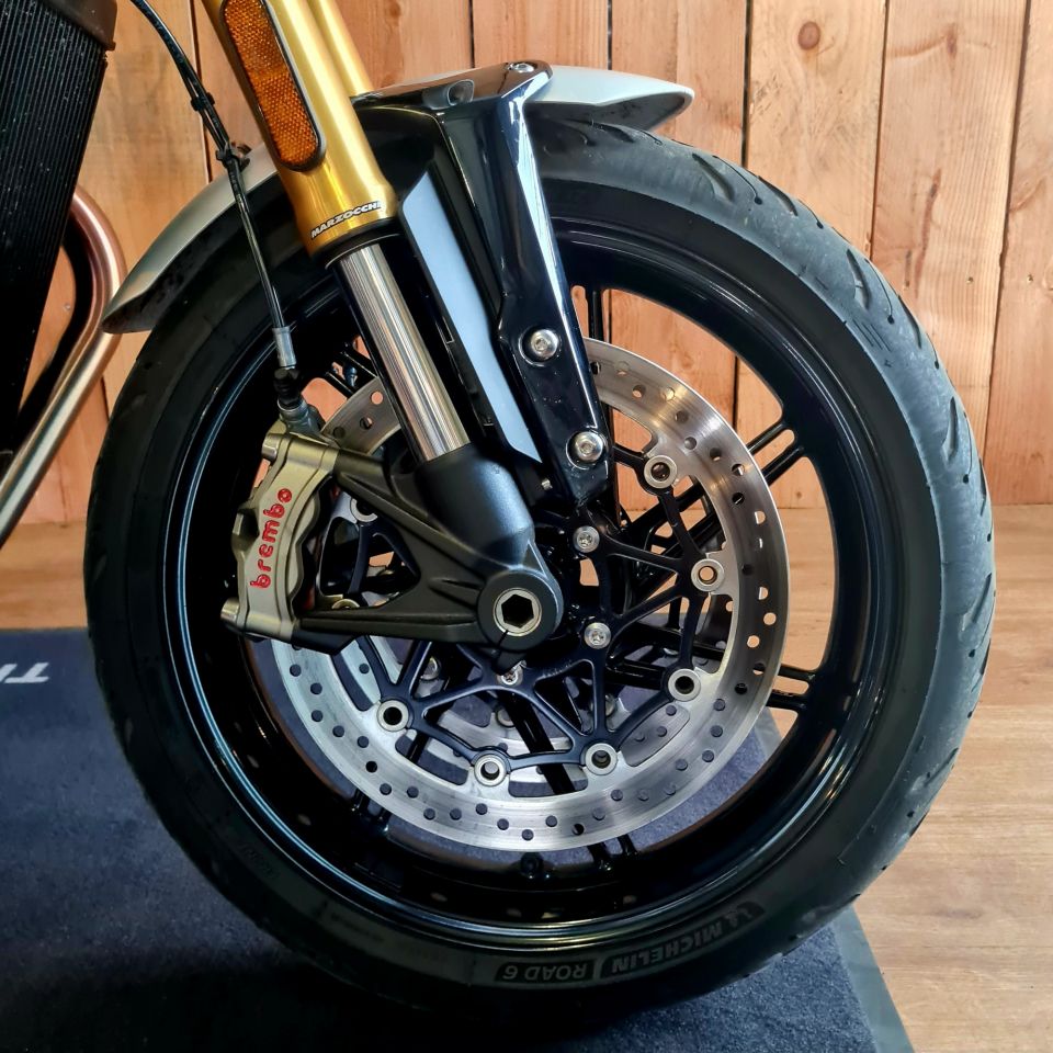 TRIUMPH Speed Twin 1200 RS 4