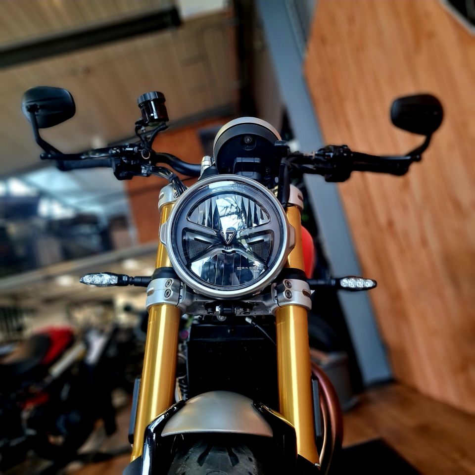 TRIUMPH Speed Twin 1200 RS 4