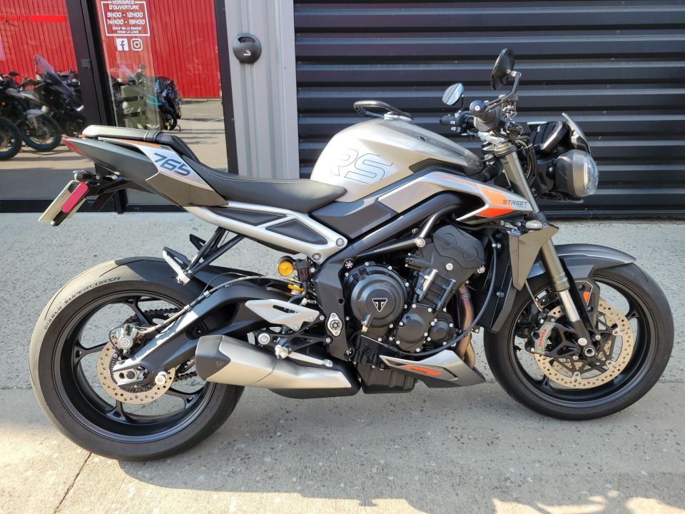 TRIUMPH STREET TRIPLE 765 RS 4