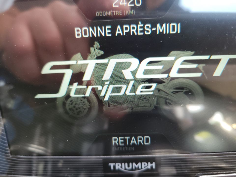 TRIUMPH STREET TRIPLE 765 RS 4