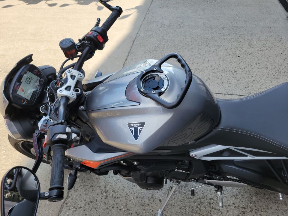 TRIUMPH STREET TRIPLE 765 RS 4