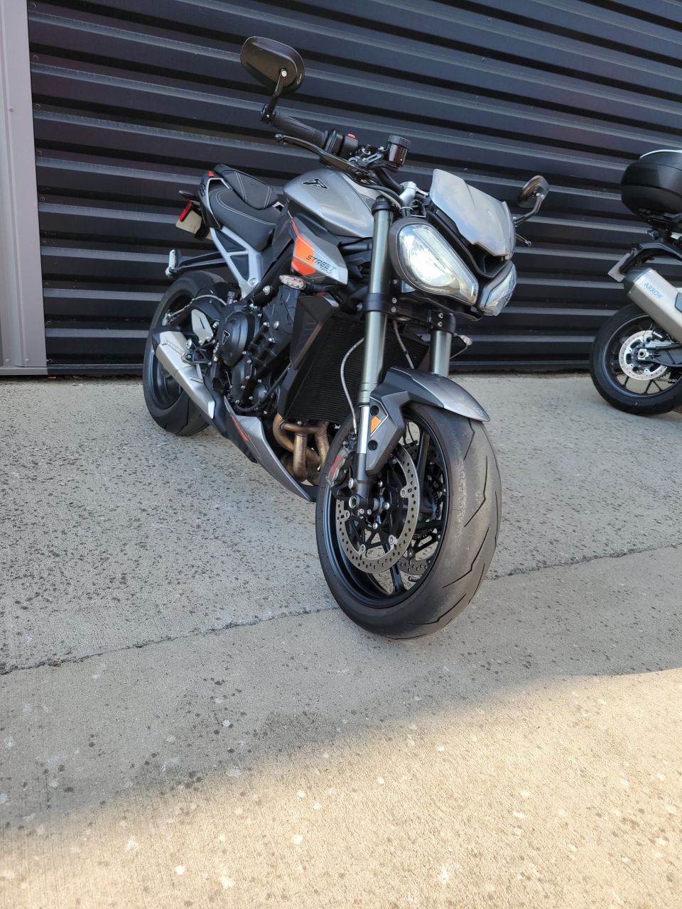 TRIUMPH STREET TRIPLE 765 RS 4