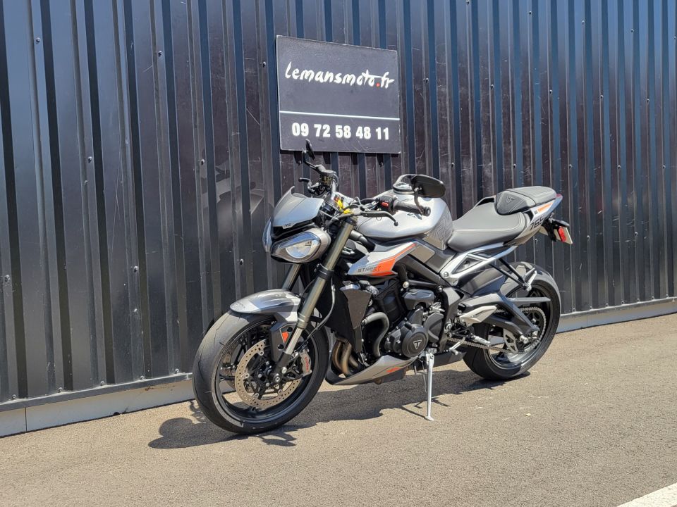 TRIUMPH STREET TRIPLE 765 RS 4