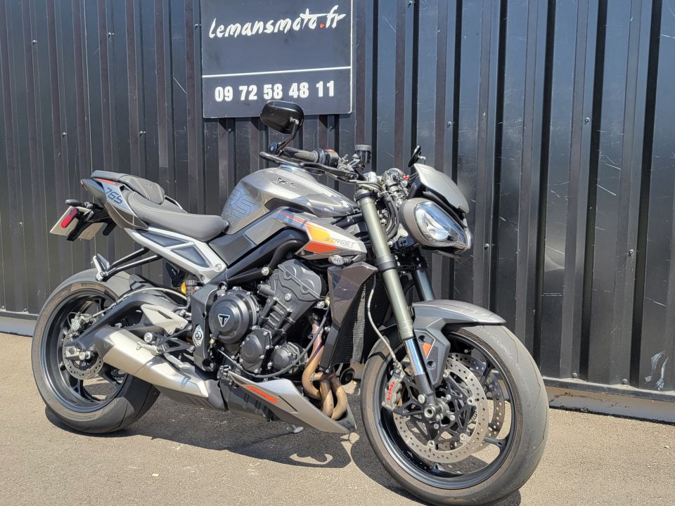 TRIUMPH STREET TRIPLE 765 RS 4