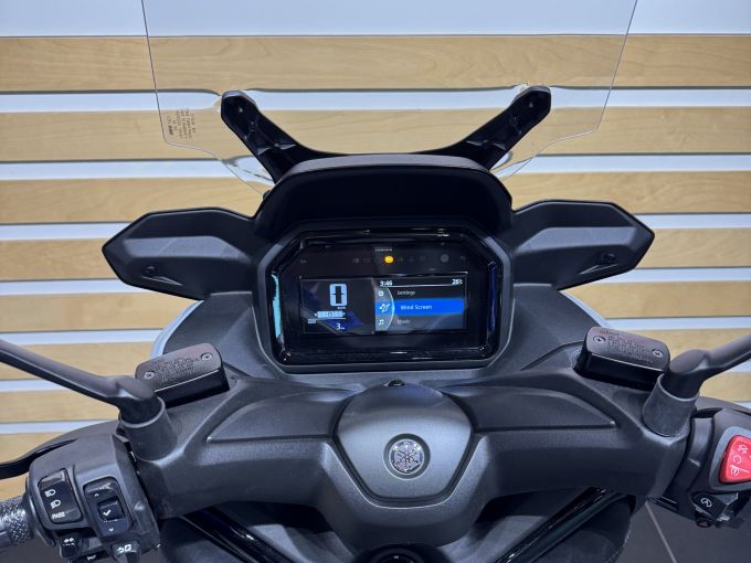 YAMAHA XMAX 125 TECH MAX 4