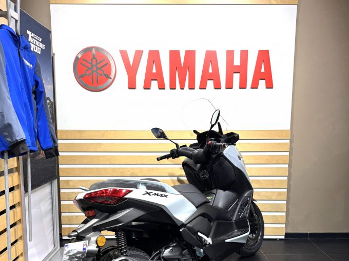 YAMAHA XMAX 125 TECH MAX 4