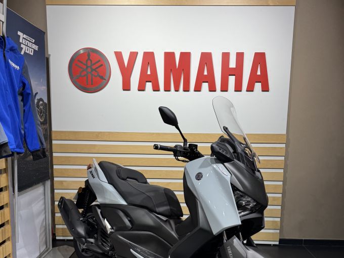 YAMAHA XMAX 125 TECH MAX 4