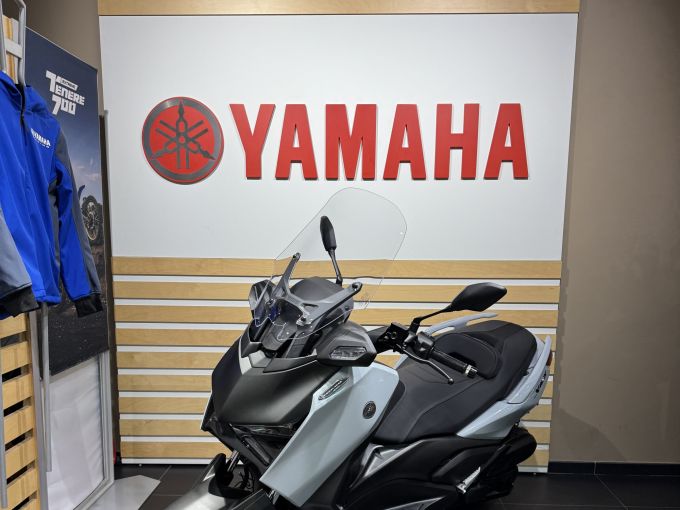 YAMAHA XMAX 125 TECH MAX 4