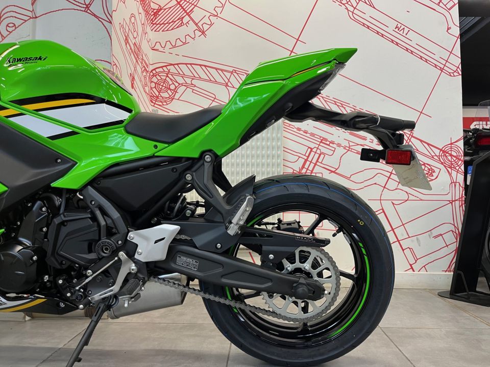 KAWASAKI NINJA 650 4