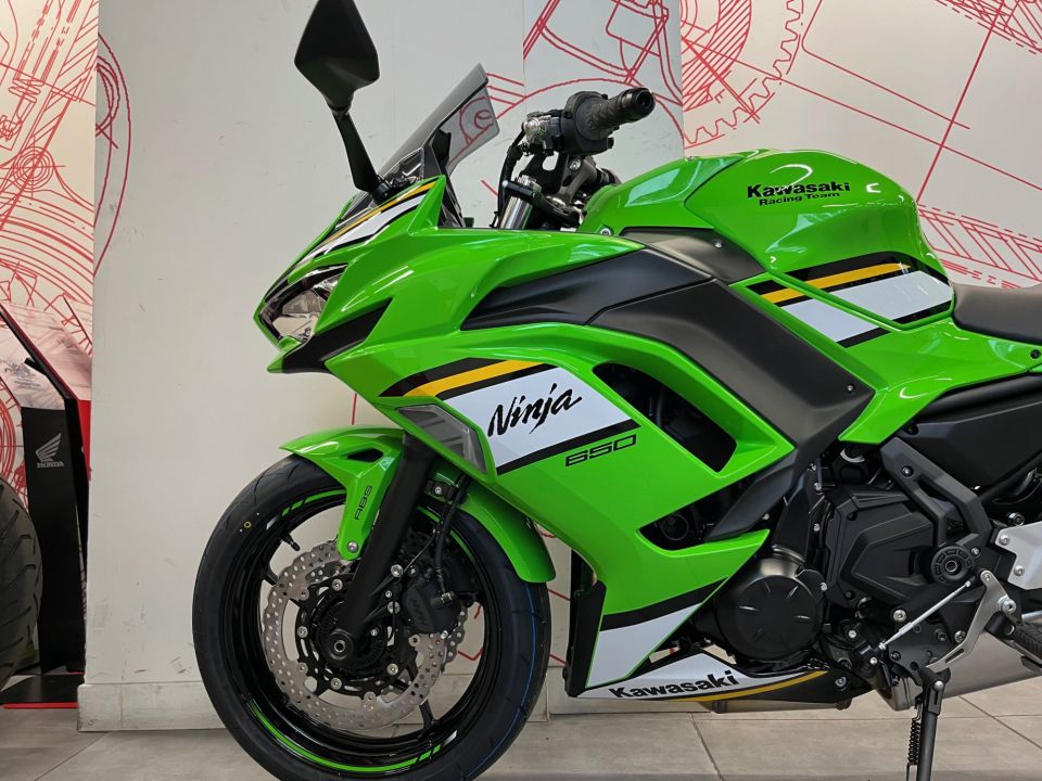 KAWASAKI NINJA 650 4