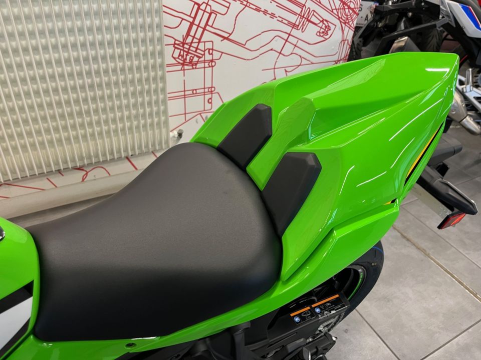 KAWASAKI NINJA 650 4