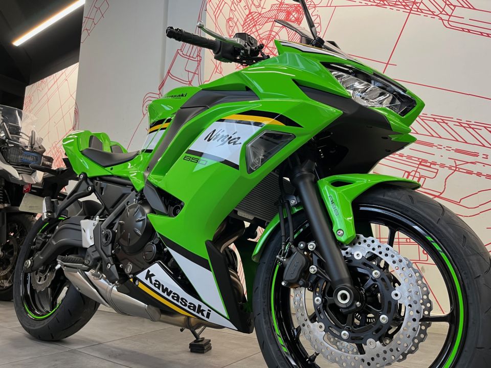 KAWASAKI NINJA 650 4